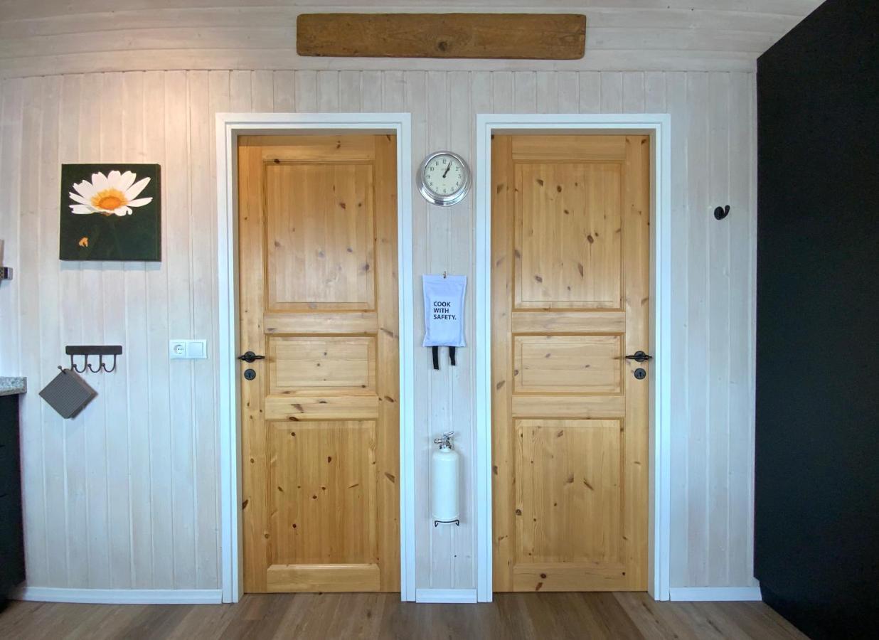 Bakkakot Lake Side Lodge Селфосс Экстерьер фото